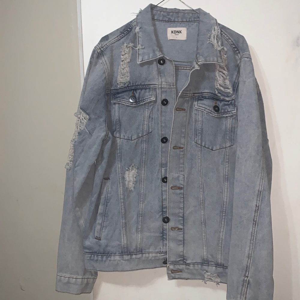 KDNK Distressed Demin Jean Jacket ! Light wash Blue | *Size Large